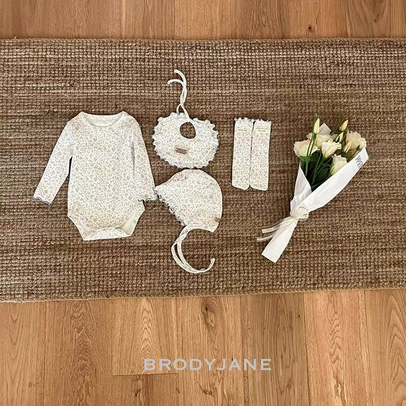 Korean Kidswear | Brody Jane Vintage Floral Baby 4-Piece Set
