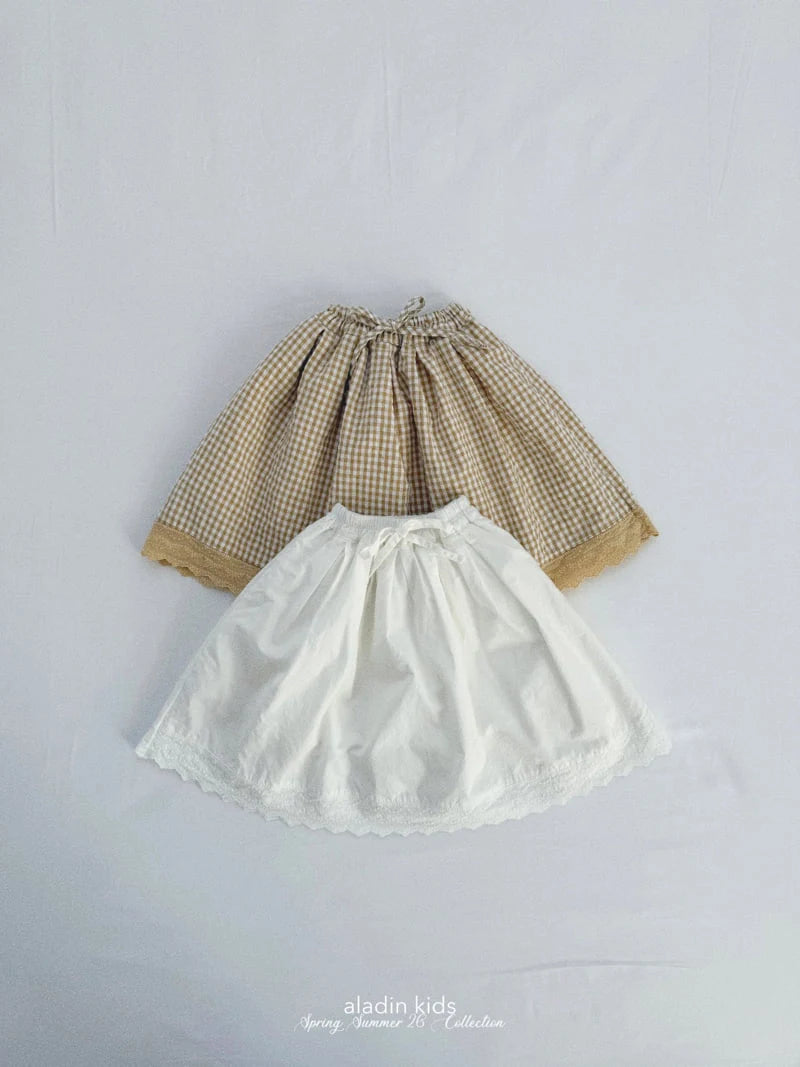 Korean Kidswear | Aladin Kids Vintage Lace Trim Skirt