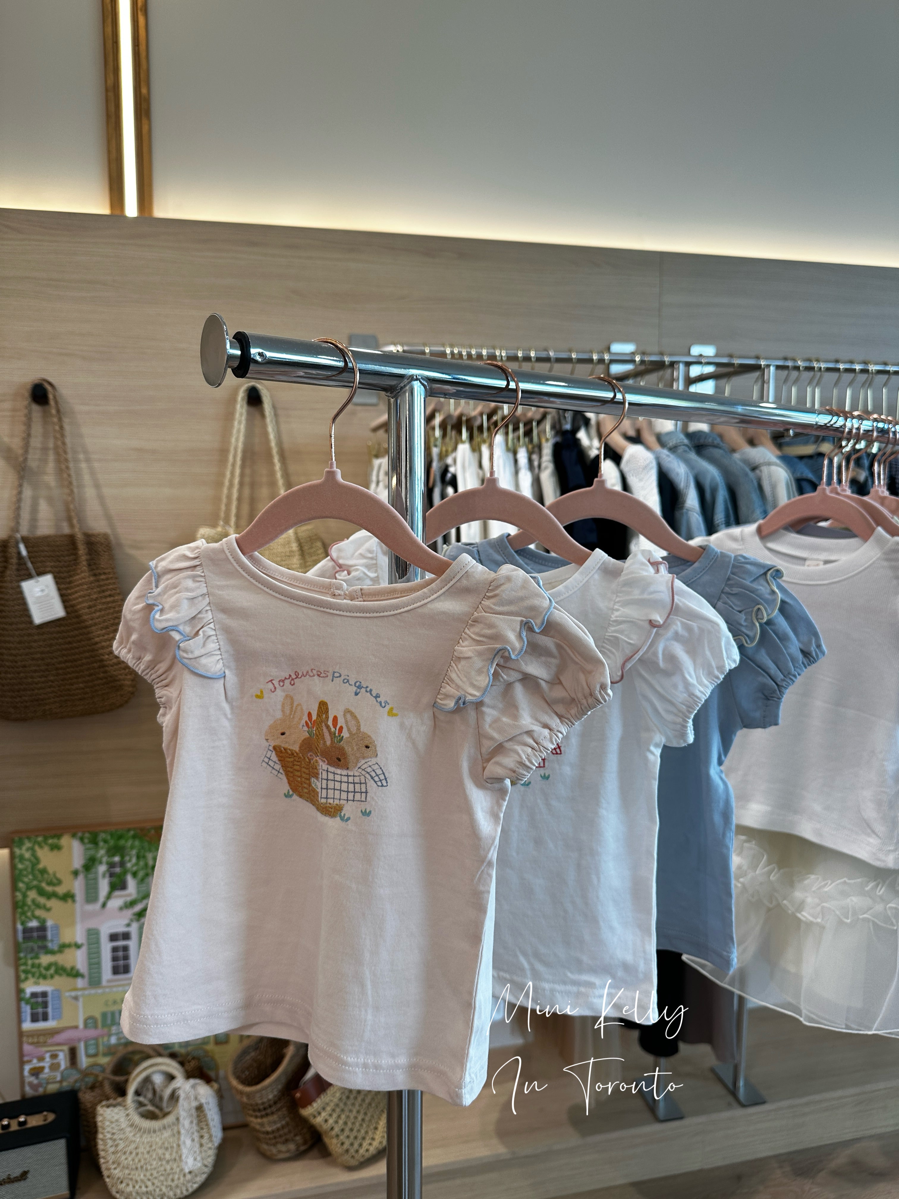 Mini Kelly white bunny ruffle sleeve tee
